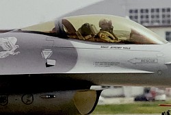 PACAF DEMONSTRATION TEAM　デモチーム  F-16 第5空軍　第35戦闘航空団